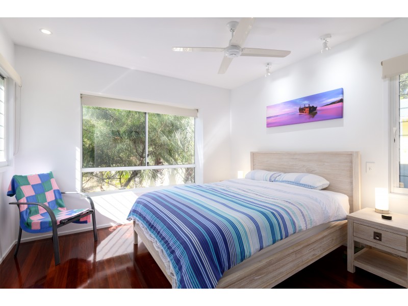 24 Naiad Court, Rainbow Beach QLD 4581