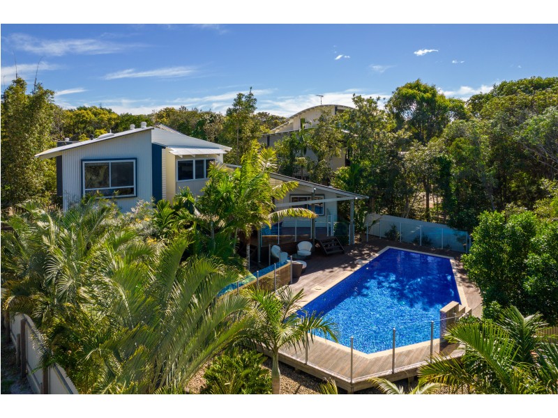 24 Naiad Court, Rainbow Beach QLD 4581