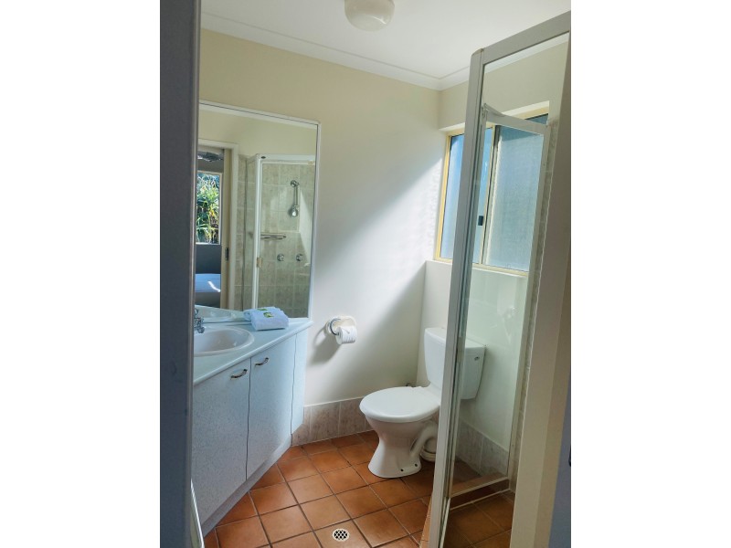 2/2 – 4 Double Island Drive, Rainbow Beach QLD 4581