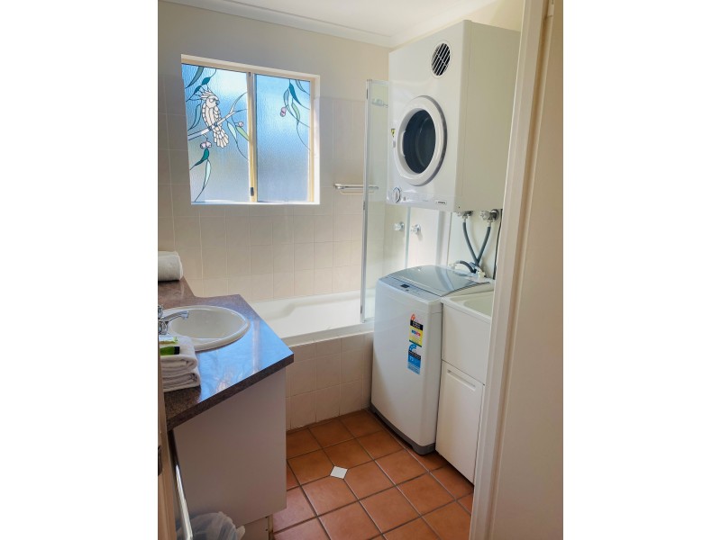 2/2 – 4 Double Island Drive, Rainbow Beach QLD 4581