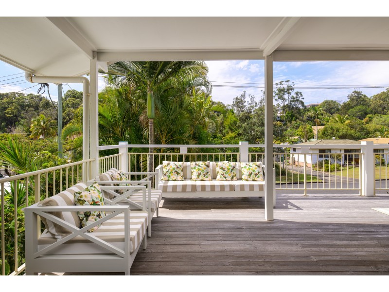 8 LARAPINTA COURT, Rainbow Beach QLD 4581