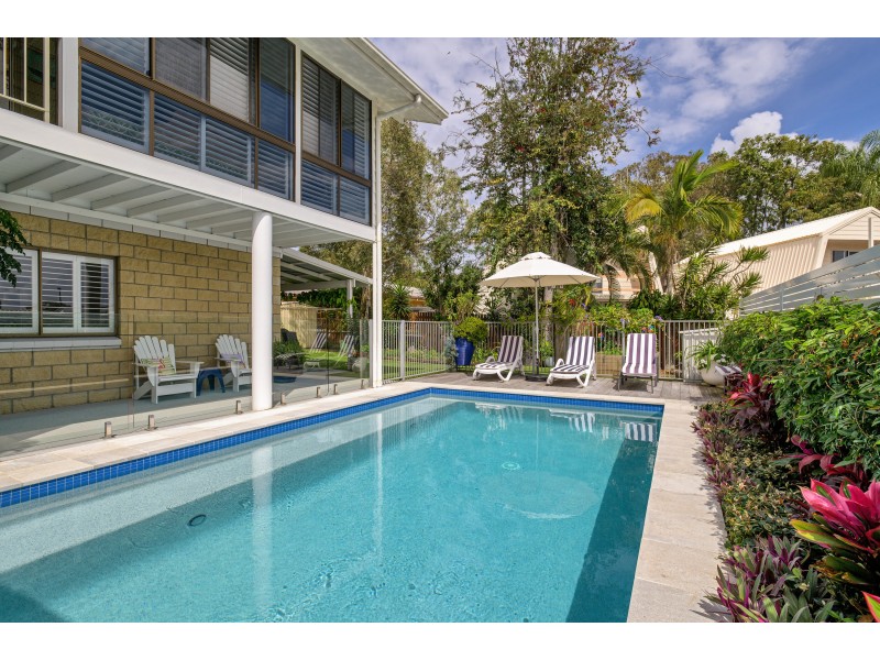 8 LARAPINTA COURT, Rainbow Beach QLD 4581