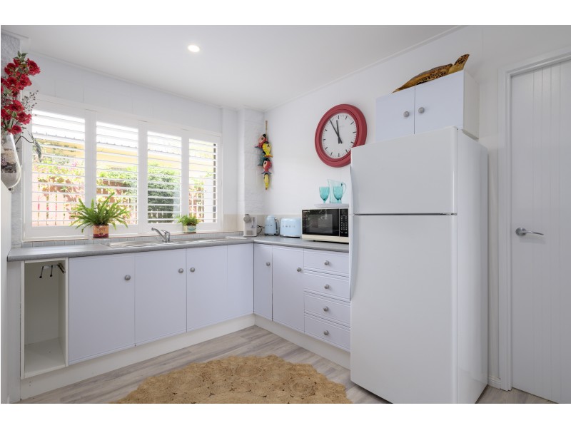 8 LARAPINTA COURT, Rainbow Beach QLD 4581