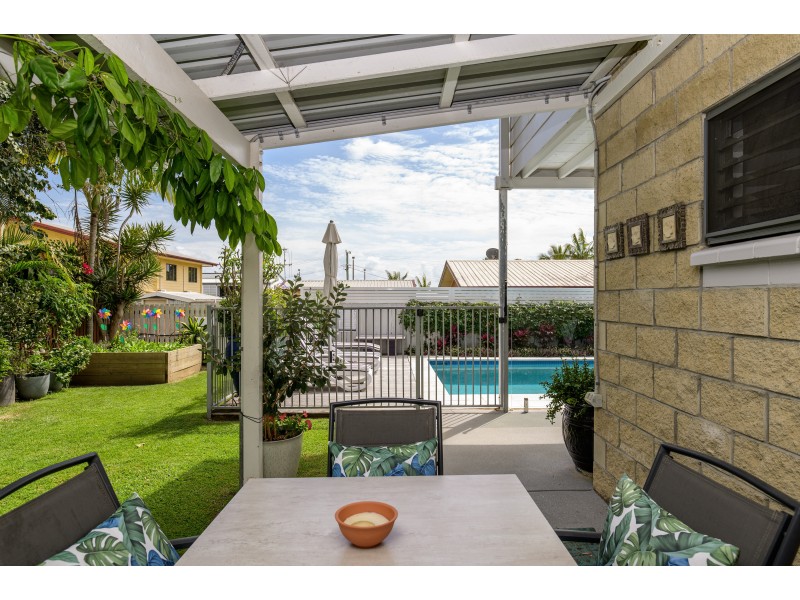 8 LARAPINTA COURT, Rainbow Beach QLD 4581