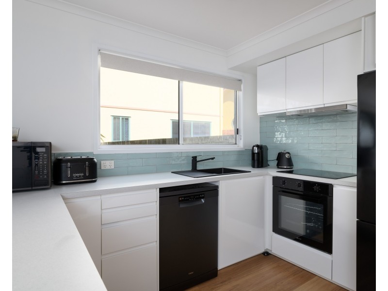 1/42 Manooka Drive, Rainbow Beach QLD 4581