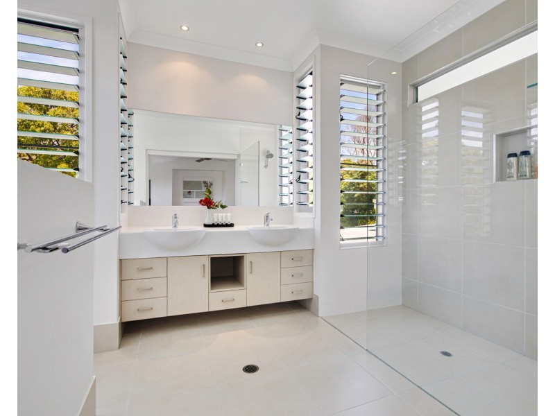 17 Naiad Court, Rainbow Beach QLD 4581