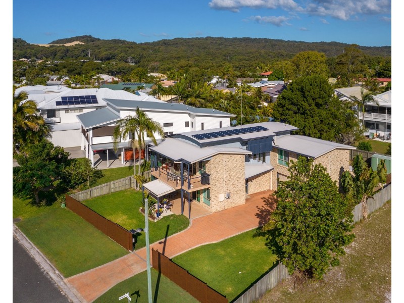 32 TINGIRA CLOSE, Rainbow Beach QLD 4581