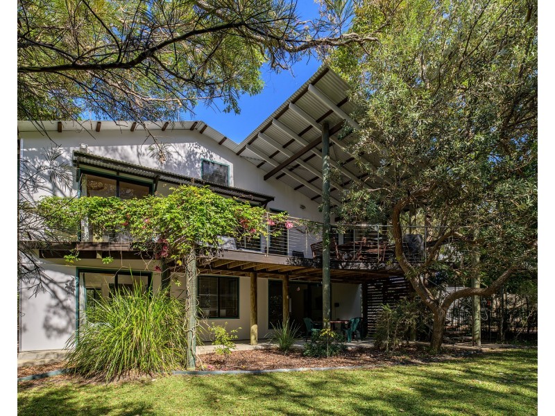 9 Naiad Court, Rainbow Beach QLD 4581