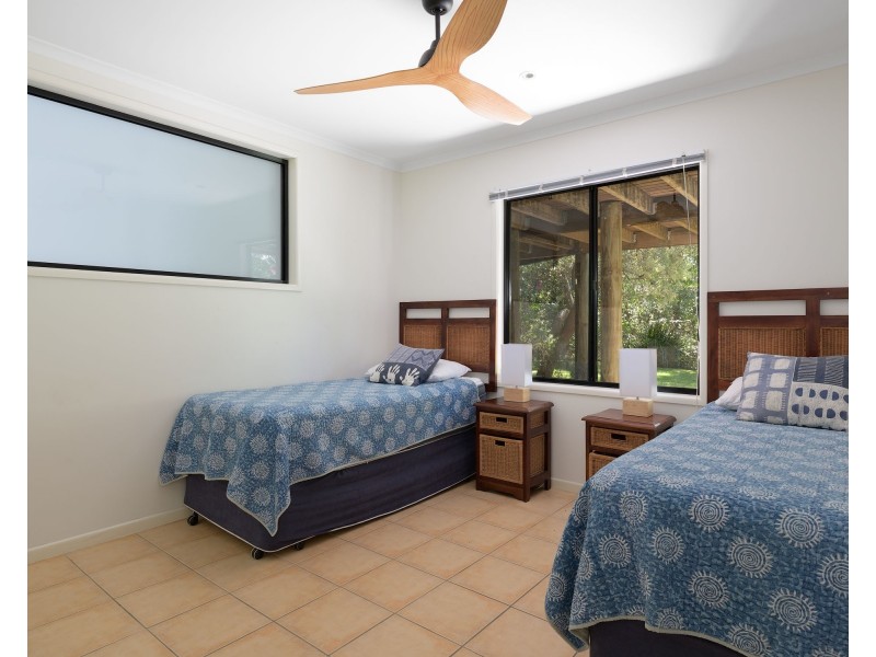 9 Naiad Court, Rainbow Beach QLD 4581