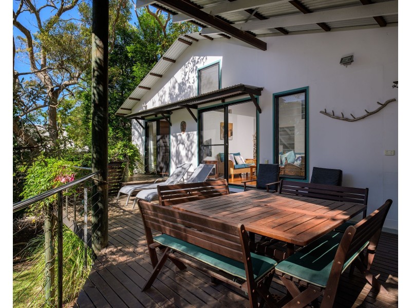 9 Naiad Court, Rainbow Beach QLD 4581