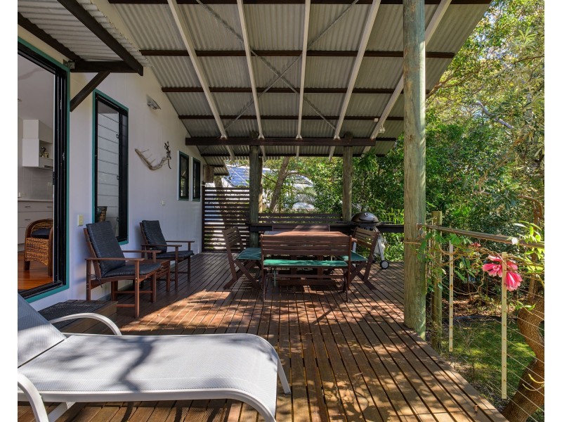 9 Naiad Court, Rainbow Beach QLD 4581