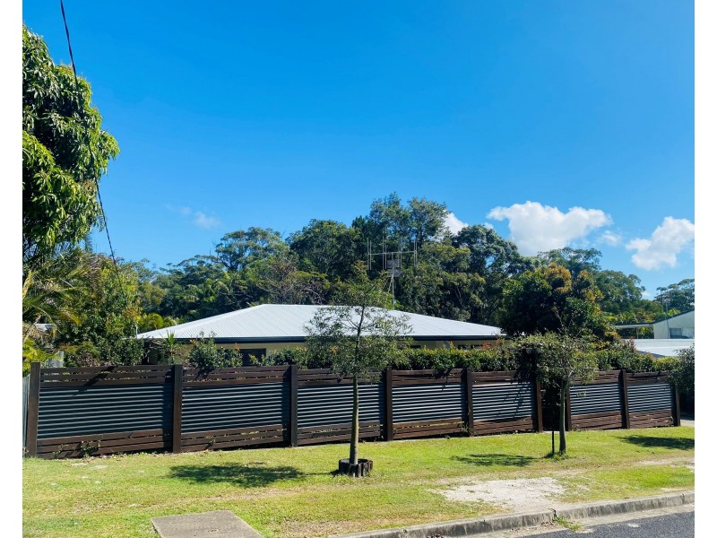 24 Rumbalara Avenue, Rainbow Beach QLD 4581