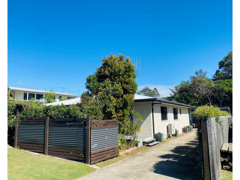 24 Rumbalara Avenue, Rainbow Beach QLD 4581
