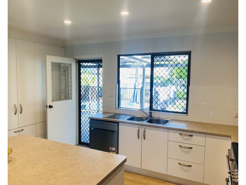 24 Rumbalara Avenue, Rainbow Beach QLD 4581