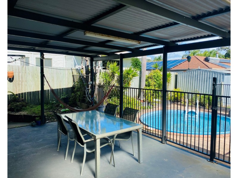 24 Rumbalara Avenue, Rainbow Beach QLD 4581