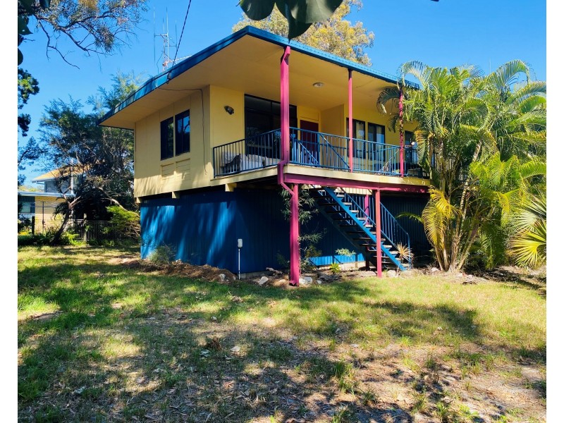 16 Larapinta Court, Rainbow Beach QLD 4581