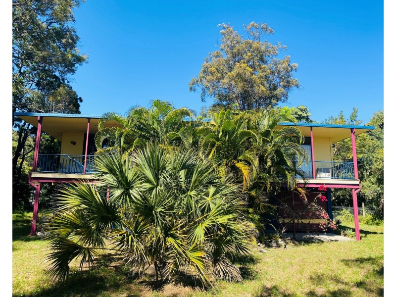 16 Larapinta Court, Rainbow Beach QLD 4581