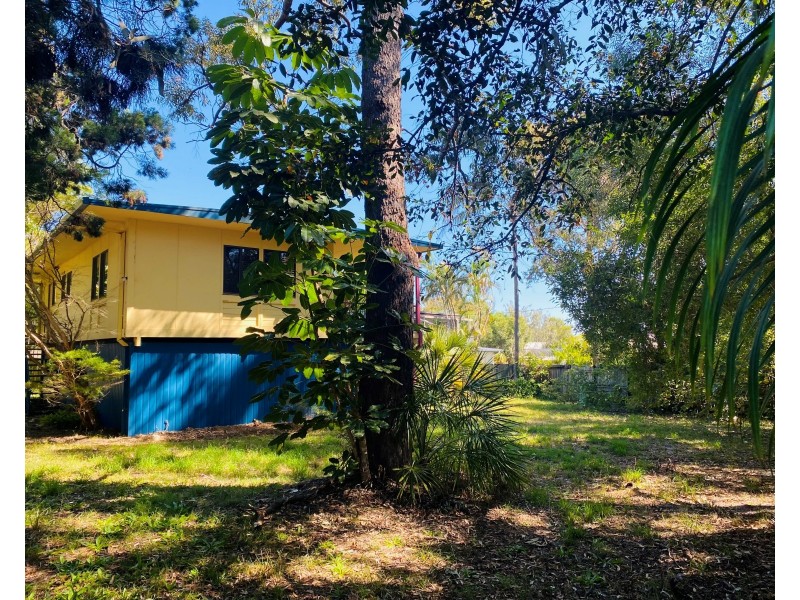 16 Larapinta Court, Rainbow Beach QLD 4581