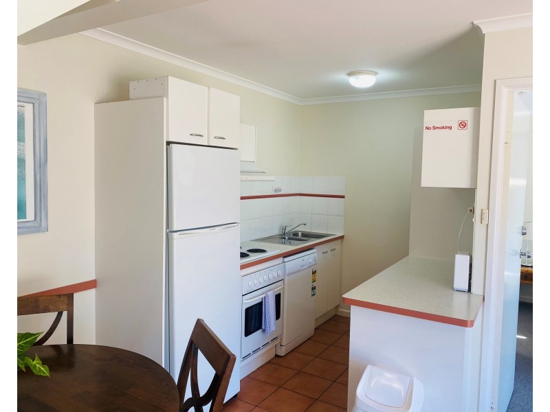 2/2 – 4 Double Island Drive, Rainbow Beach QLD 4581