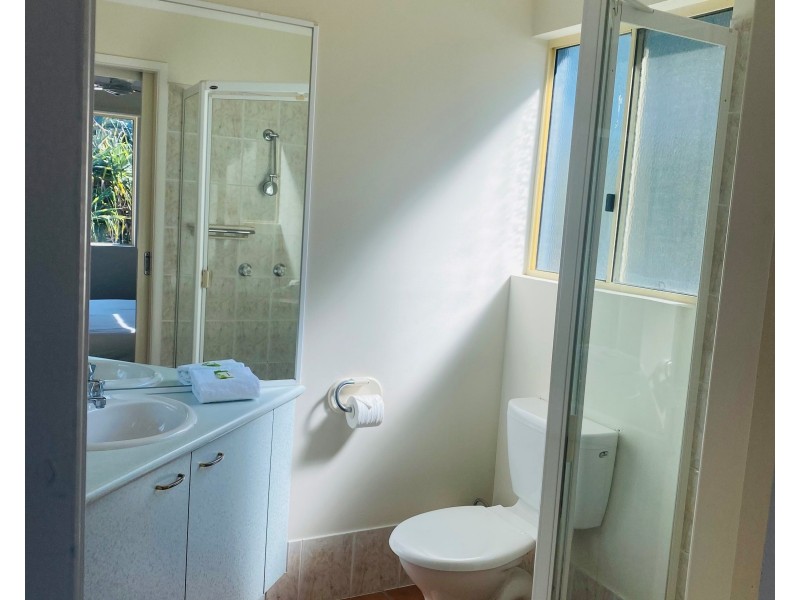 2/2 – 4 Double Island Drive, Rainbow Beach QLD 4581