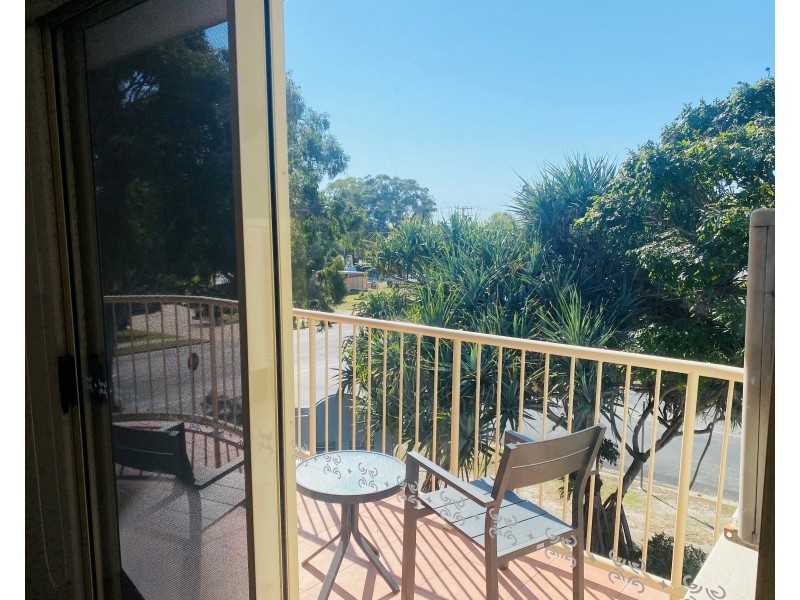 2/2 – 4 Double Island Drive, Rainbow Beach QLD 4581