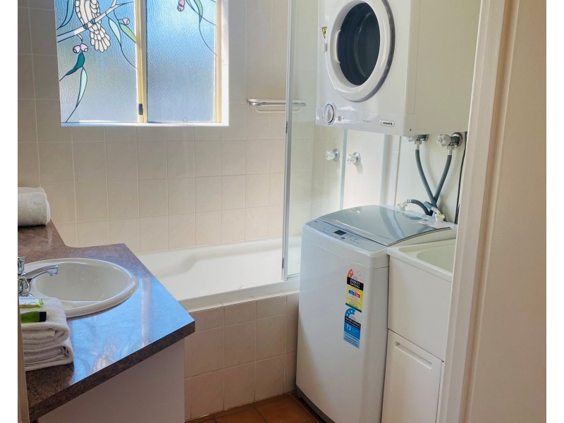 2/2 – 4 Double Island Drive, Rainbow Beach QLD 4581