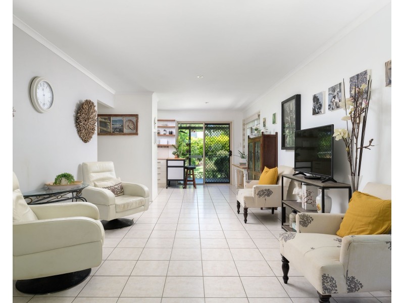 2/9 Zircon Street, Rainbow Beach QLD 4581