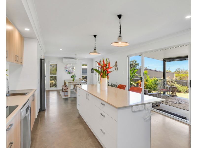 70 Bombala Crescent, Rainbow Beach QLD 4581
