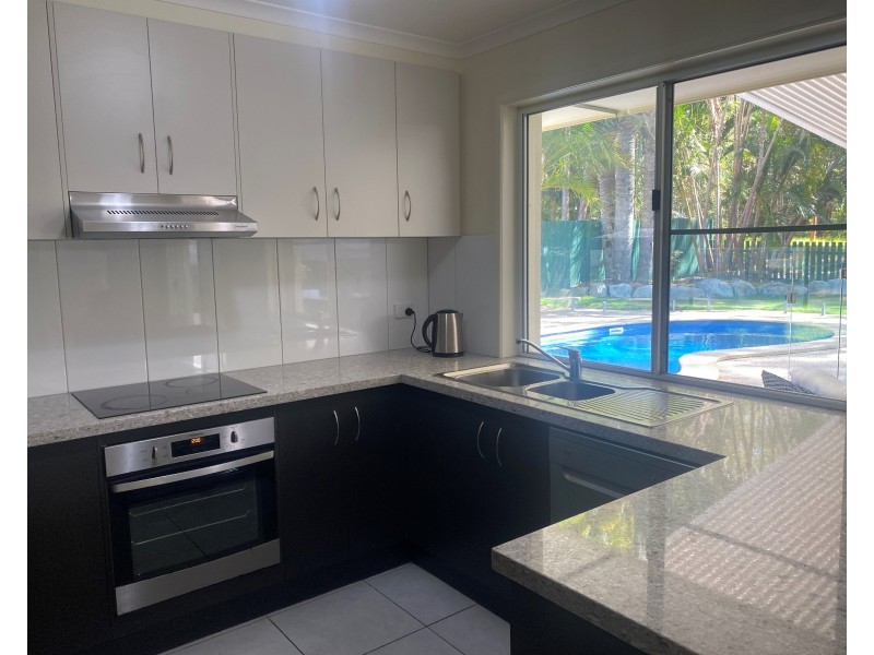 18 Rumbalara Avenue, Rainbow Beach QLD 4581