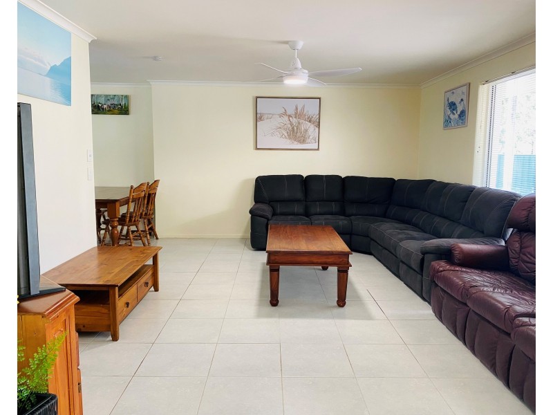 18 Rumbalara Avenue, Rainbow Beach QLD 4581