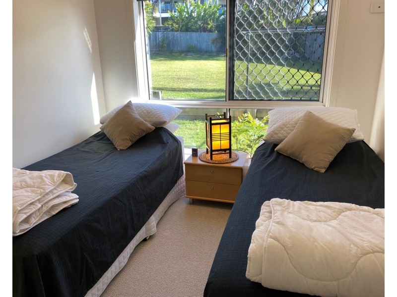 1/48 Manooka Drive, Rainbow Beach QLD 4581
