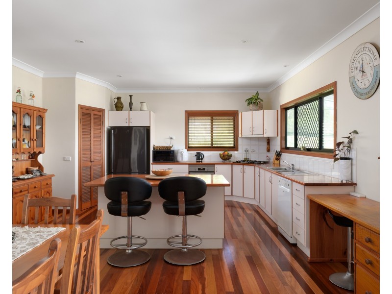 31 Bomburra Court, Rainbow Beach QLD 4581