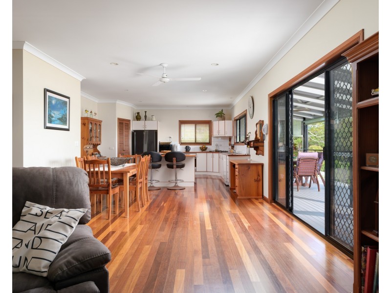 31 Bomburra Court, Rainbow Beach QLD 4581
