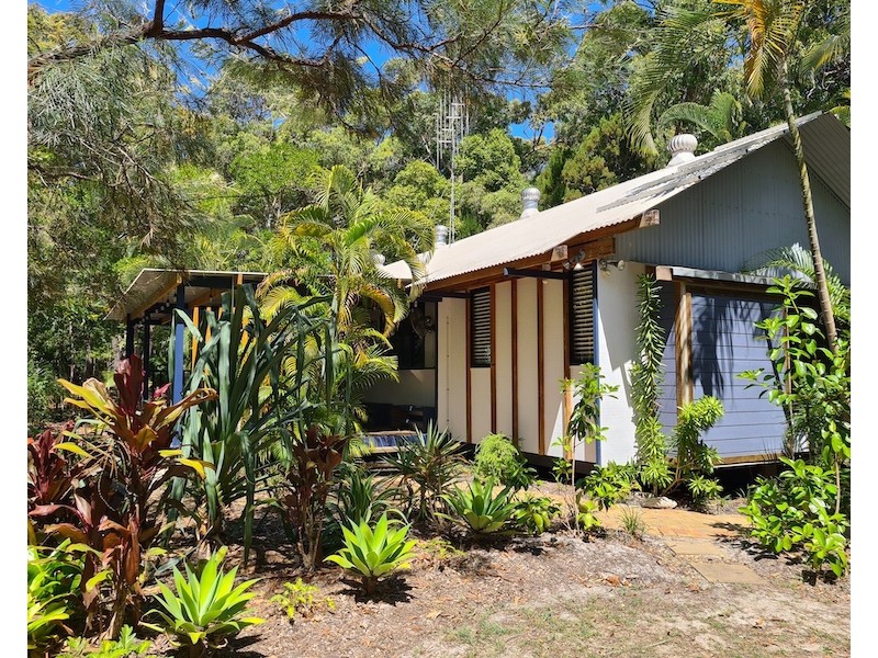 5 ORANIA ROAD, Rainbow Beach QLD 4581