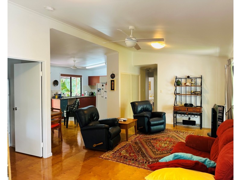 6 ESPRIT DRIVE, Rainbow Beach QLD 4581