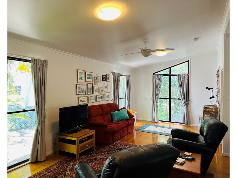 6 ESPRIT DRIVE, Rainbow Beach QLD 4581