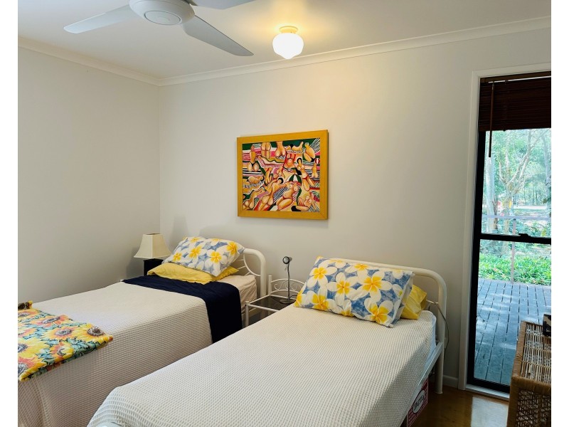 6 ESPRIT DRIVE, Rainbow Beach QLD 4581