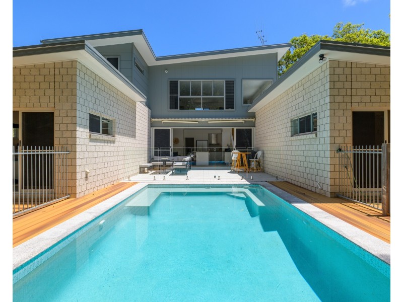 15 ORANIA ROAD, Rainbow Beach QLD 4581