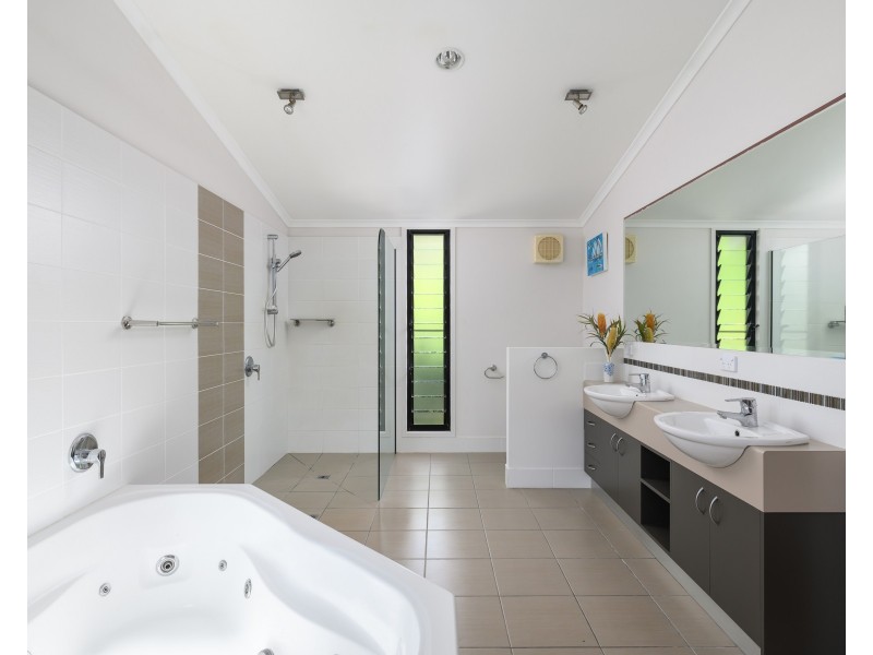 19 NAIAD COURT, Rainbow Beach QLD 4581