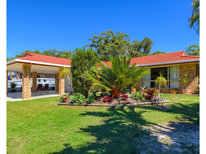 16 BOMBURRA COURT, Rainbow Beach QLD 4581