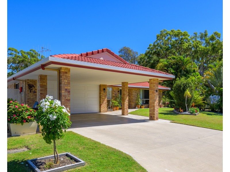16 BOMBURRA COURT, Rainbow Beach QLD 4581