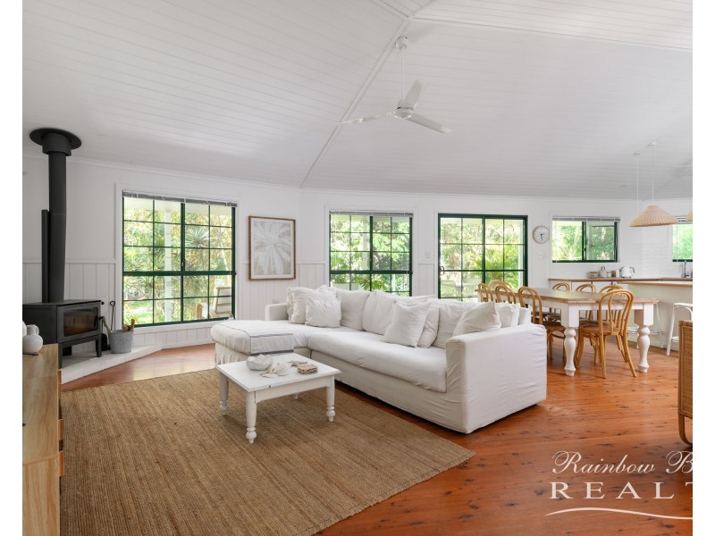 17 Orania Road, Rainbow Beach QLD 4581