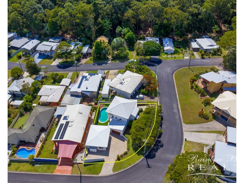 39 RUMBALARA AVENUE, Rainbow Beach QLD 4581