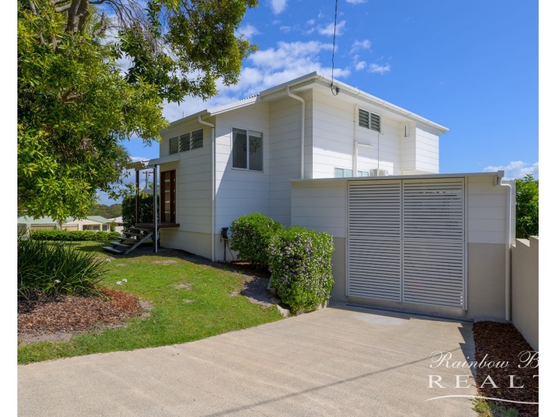 39 RUMBALARA AVENUE, Rainbow Beach QLD 4581