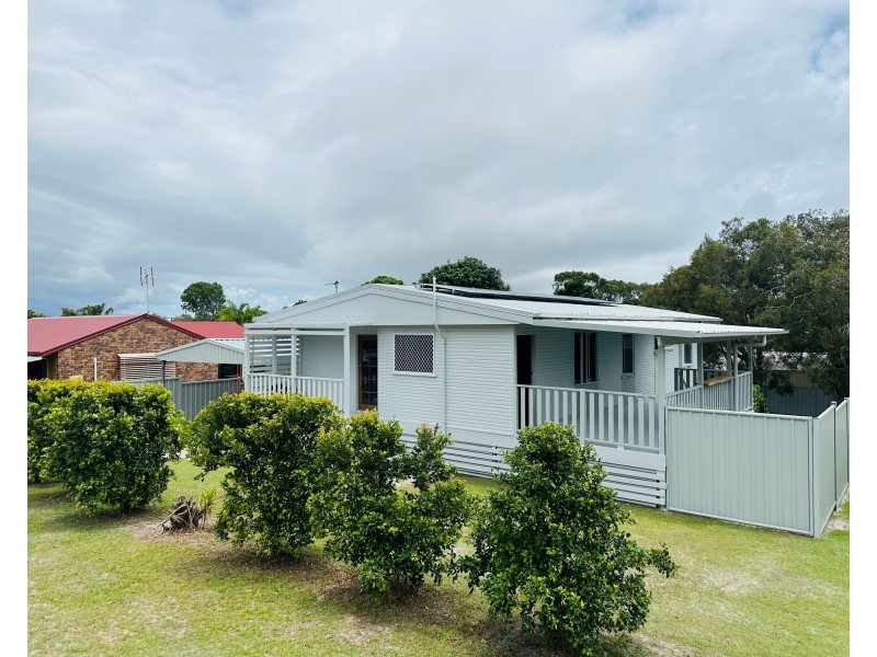 13 MANOOKA DRIVE, Rainbow Beach QLD 4581