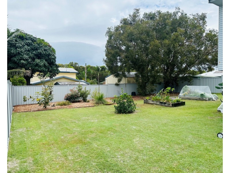 13 MANOOKA DRIVE, Rainbow Beach QLD 4581