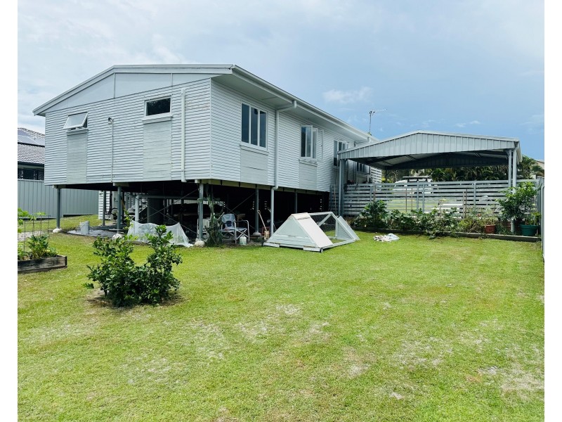 13 MANOOKA DRIVE, Rainbow Beach QLD 4581