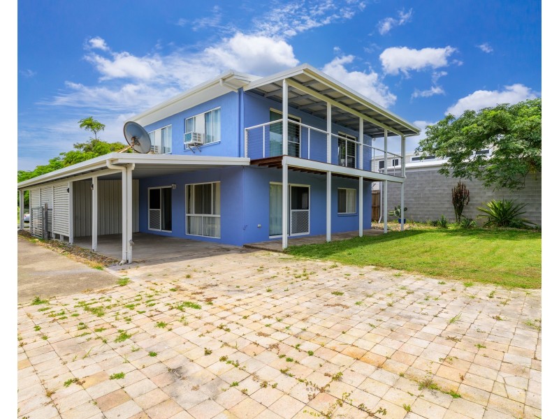 2/7 ILMENITE AVENUE, Rainbow Beach QLD 4581