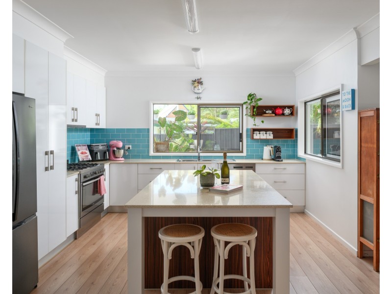 37 DOUBLE ISLAND DRIVE, Rainbow Beach QLD 4581