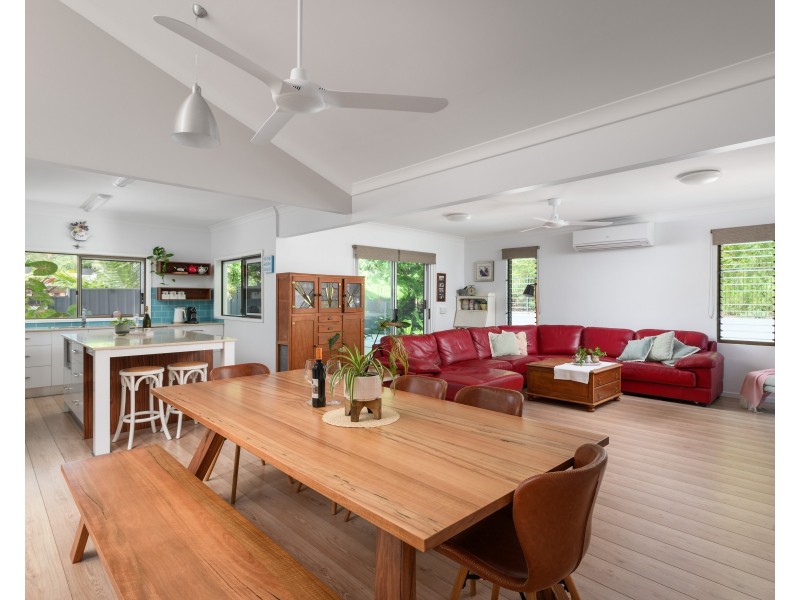 37 DOUBLE ISLAND DRIVE, Rainbow Beach QLD 4581